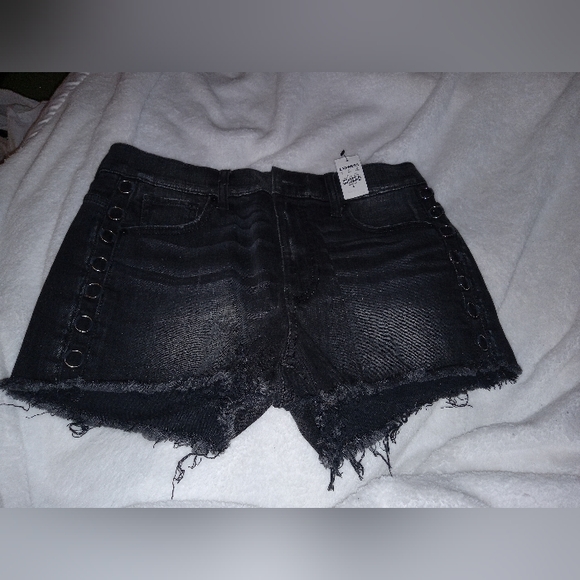 Express Pants - Express womens jean Shorts size 6. NWT